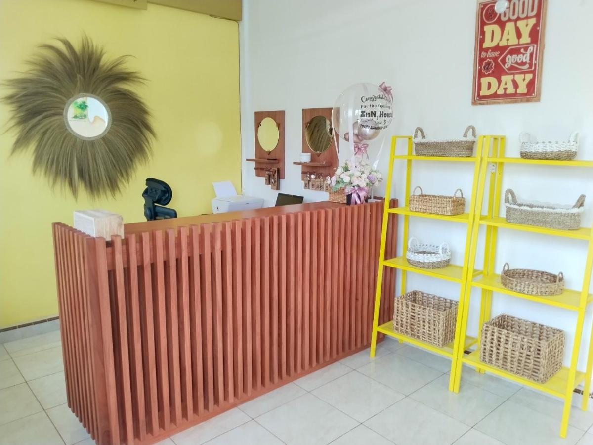 Inn House Homestay Dadapan Exterior photo
