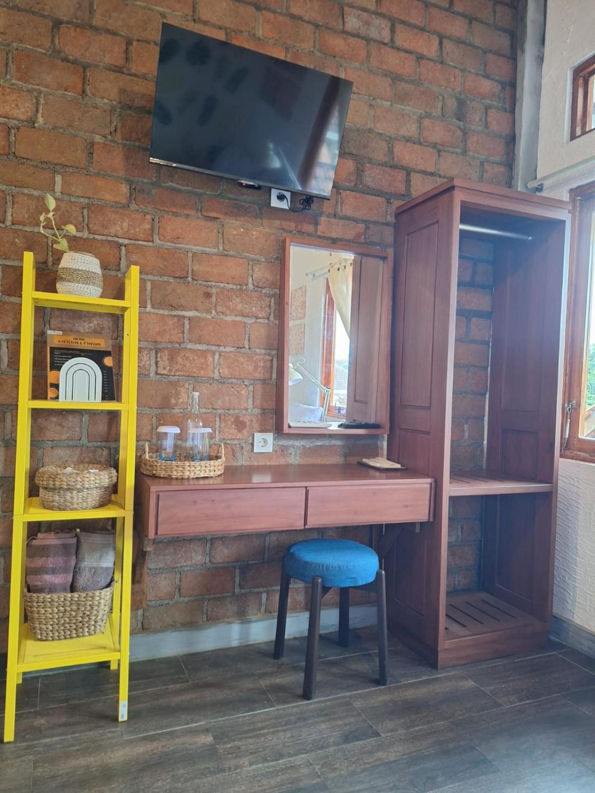 Inn House Homestay Dadapan Exterior photo
